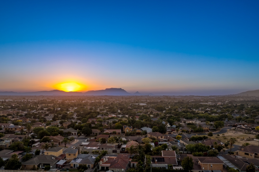 5 Bedroom Property for Sale in Deo Gracia Western Cape